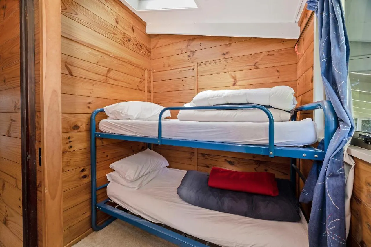 Gisborne Point Retreat - Lake Rotoiti Holiday Home Rotorua