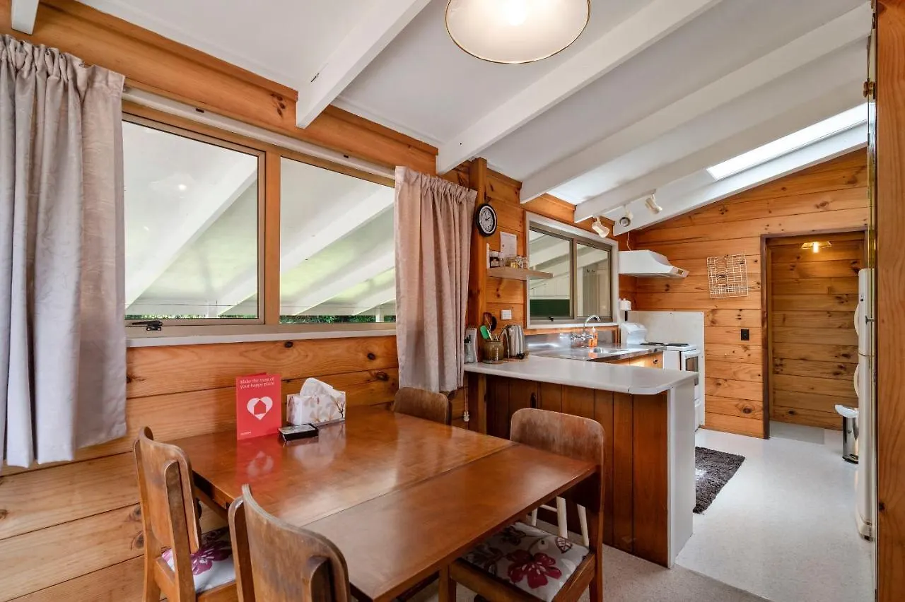Gisborne Point Retreat - Lake Rotoiti Holiday Home Rotorua 0*,  New Zealand
