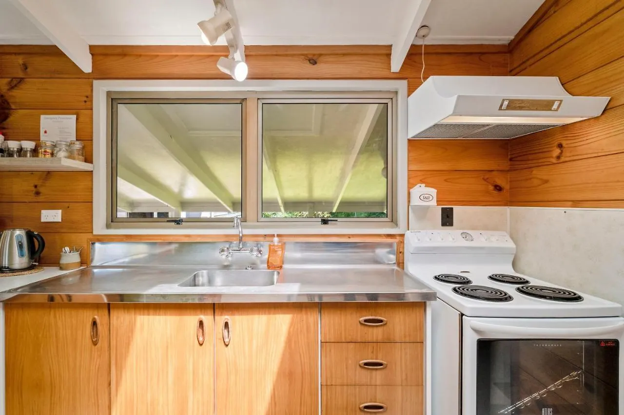 Gisborne Point Retreat - Lake Rotoiti Holiday Home Rotorua New Zealand