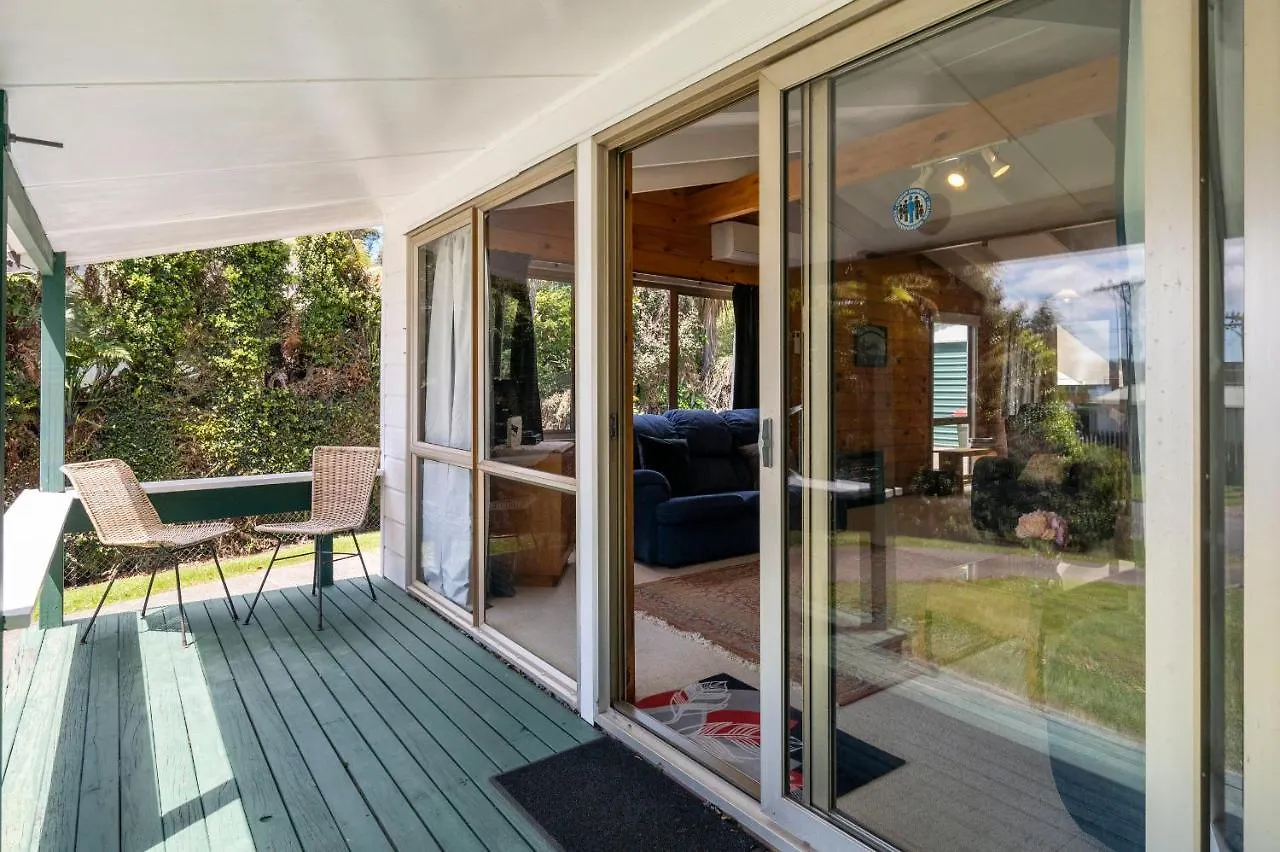 Gisborne Point Retreat - Lake Rotoiti Holiday Home Rotorua 0*,